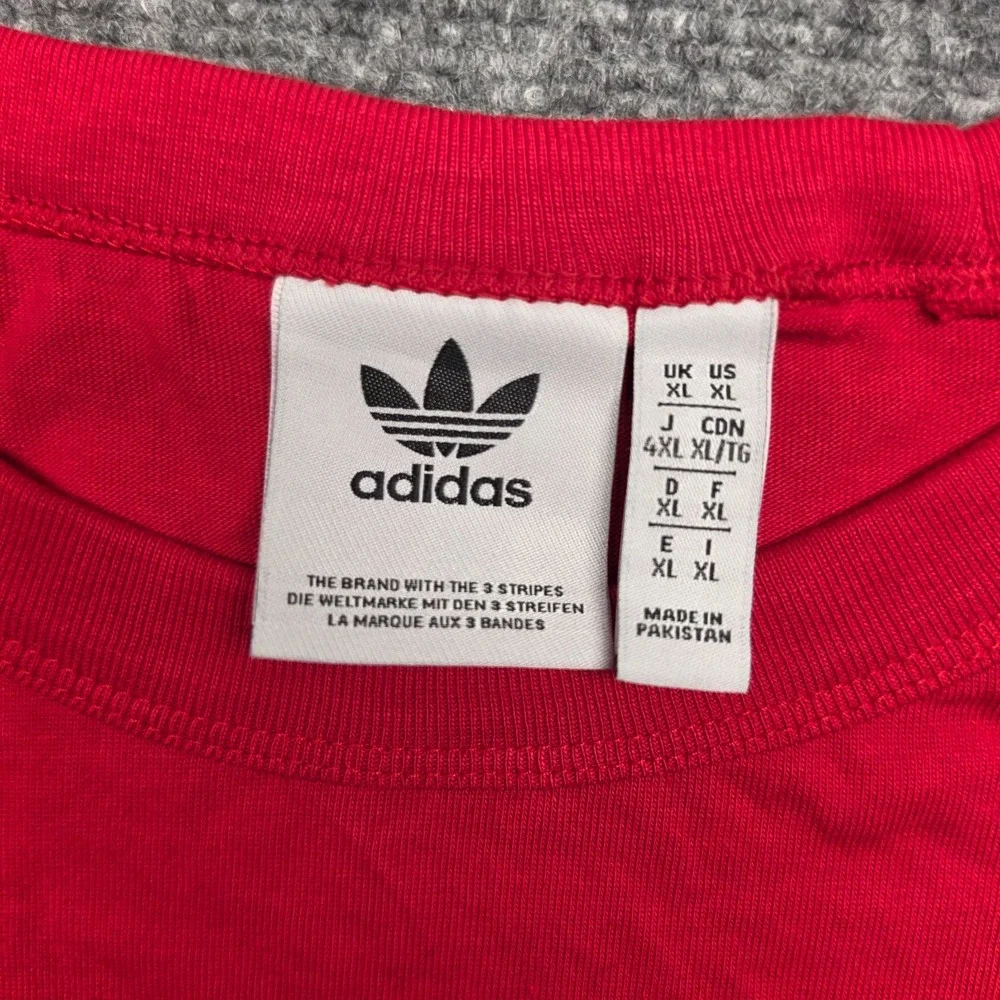 Adidas Originals Asymmetric Sleeve 3-Stripes Boxy Tee Red Black Trefoil XL